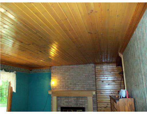 1956 High Hill Road Pulaski, PA 16143 - Photo 9 of 18 Living Room.