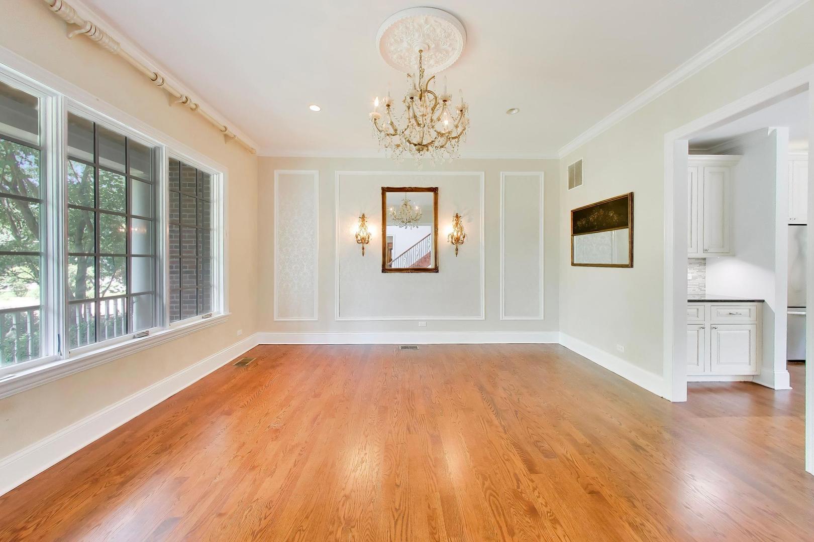 73 Locust Road Winnetka, IL 60093 - Photo 9 of 44