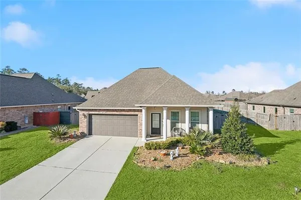 $2,300 | 28117 Loiret Court, Ponchatoula, LA 70454