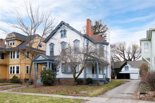 $1,400 | 18 Vick Park B, Rochester, NY 14607