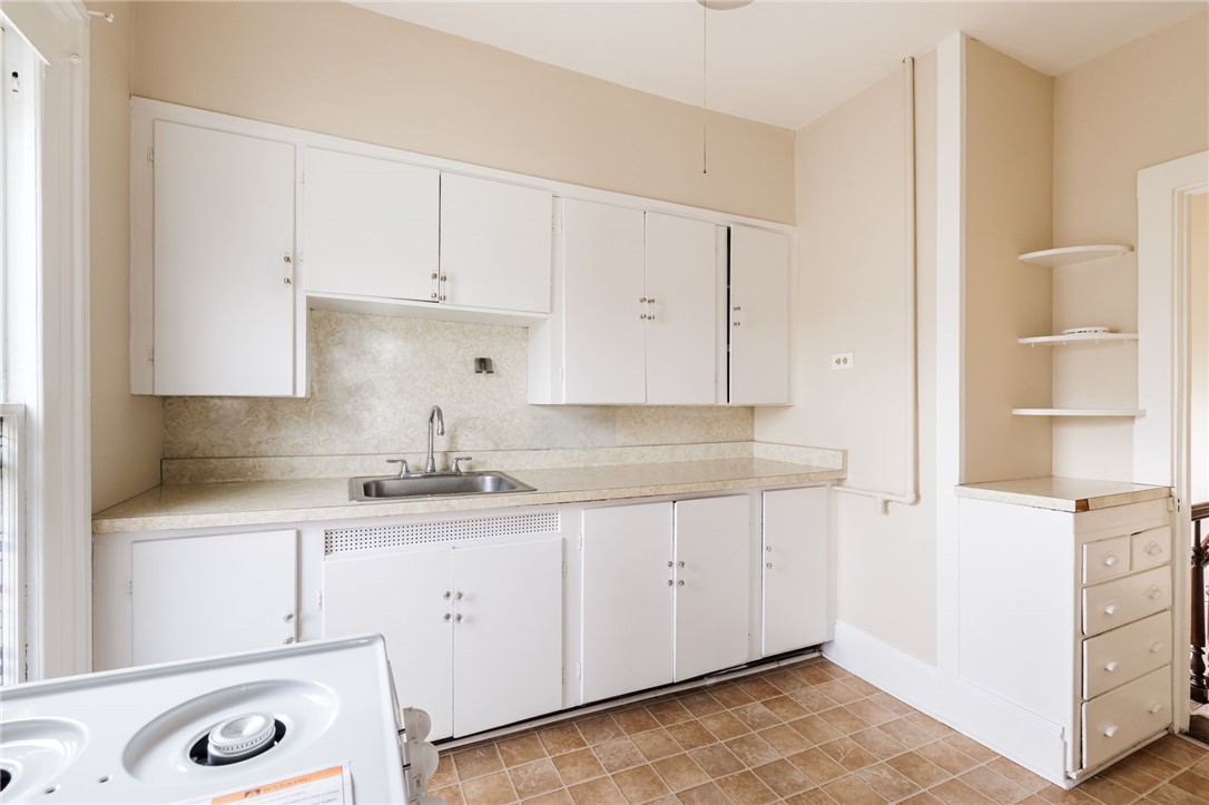 18 Vick Park B Rochester, NY 14607 - Photo 3 of 16