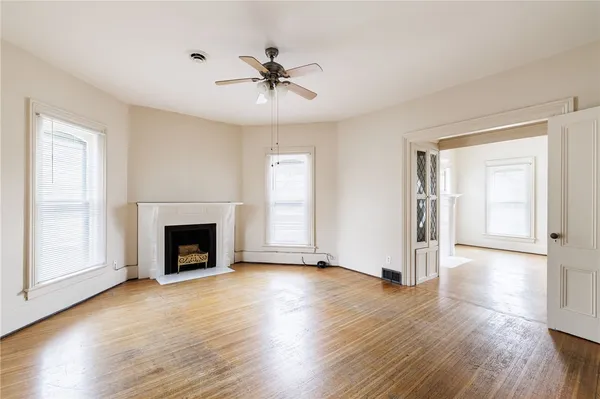 $1,400 | 18 Vick Park B, Rochester, NY 14607