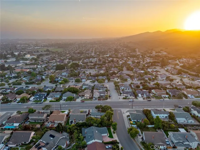 an aerial view of multiple house