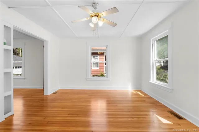 $330,000 | 22 Sycamore Lane, Waterbury, CT 06705