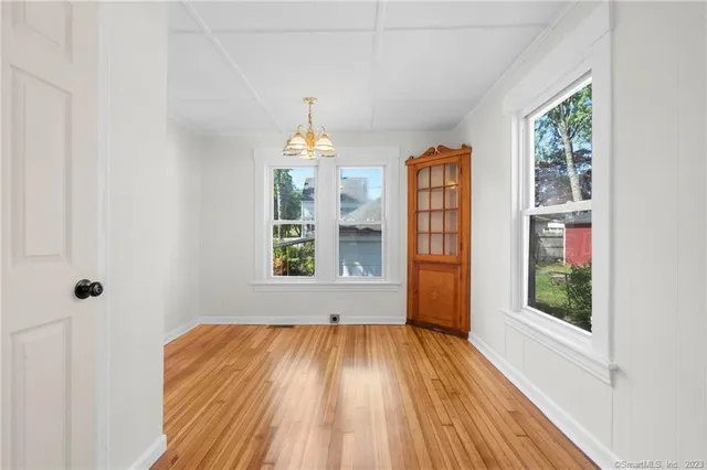 $330,000 | 22 Sycamore Lane, Waterbury, CT 06705