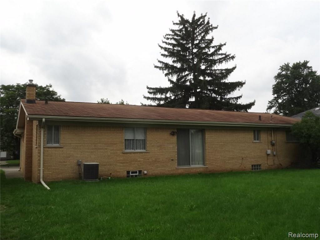 8177 Menge Street Center Line, MI 48015 - Photo 2 of 14