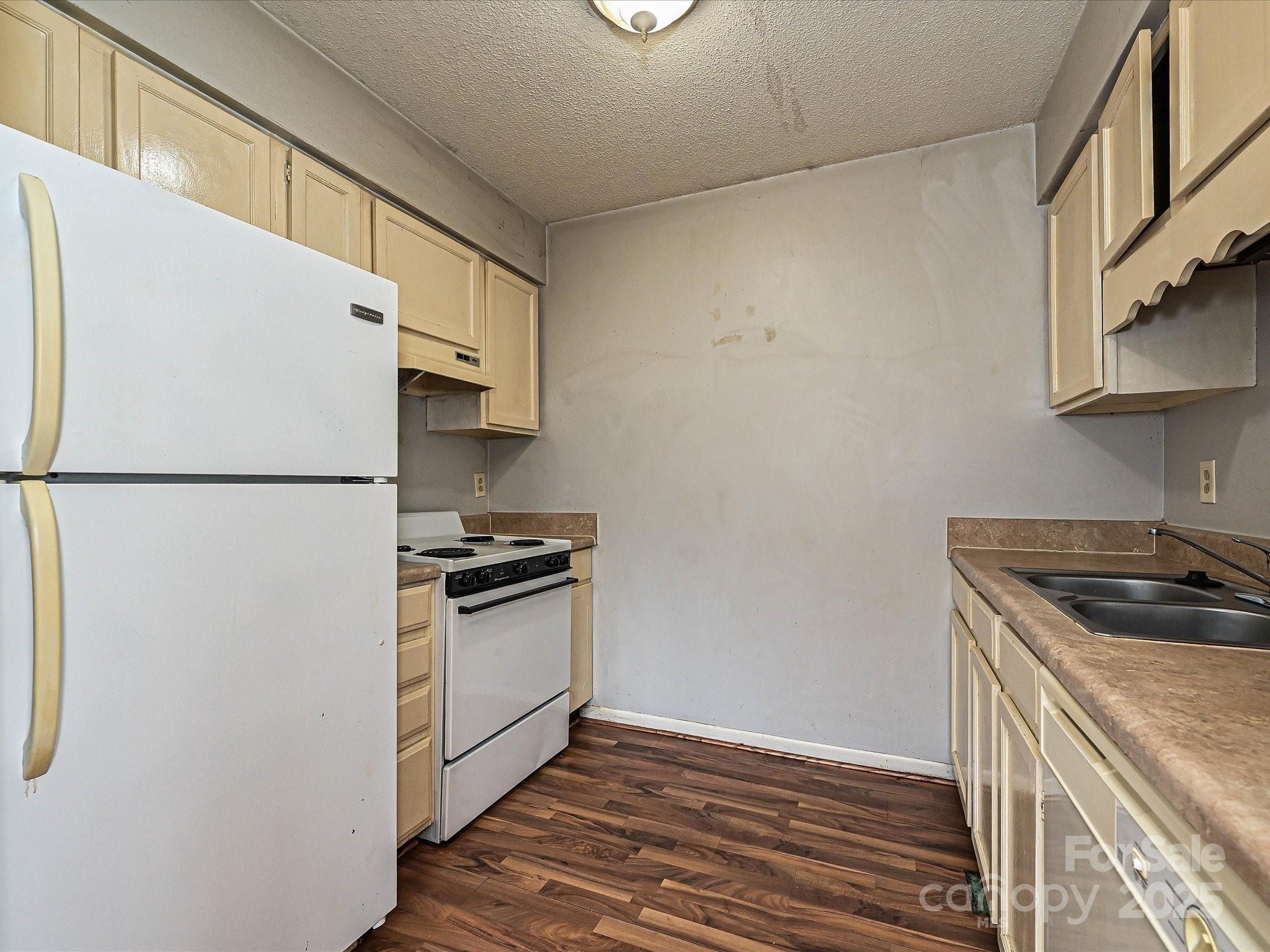 6148 Heath Ridge Court, Unit A Charlotte, NC 28210 - Photo 8 of 22