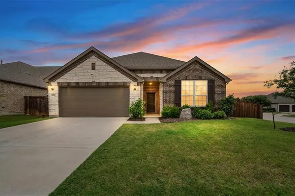 $435,000 | 2601 Creswick Drive, Mansfield, TX 76084