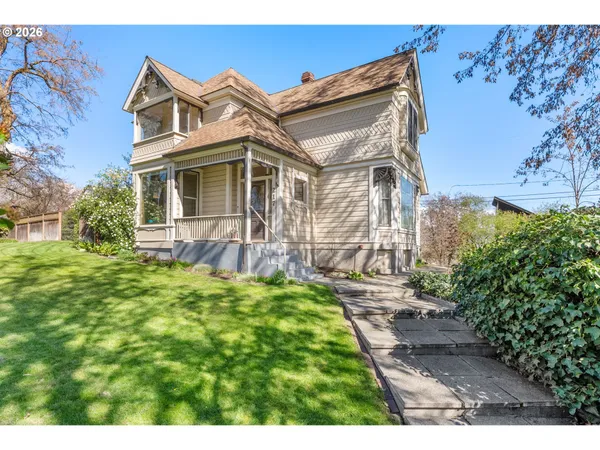 $625,000 | 217 West 8th Street, The Dalles, OR 97058