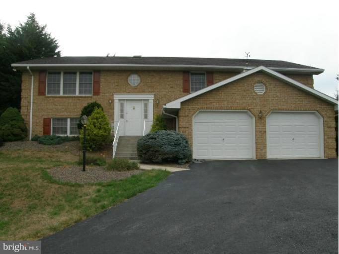 11537 Country Club Road Waynesboro, PA 17268 - Photo 1 of 17 Exterior (Front)