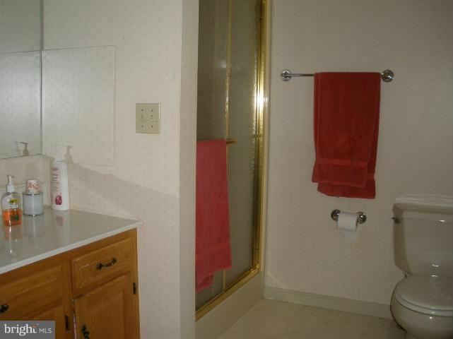 11537 Country Club Road Waynesboro, PA 17268 - Photo 7 of 17 Bath