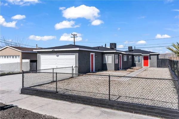 a view of a house in the background