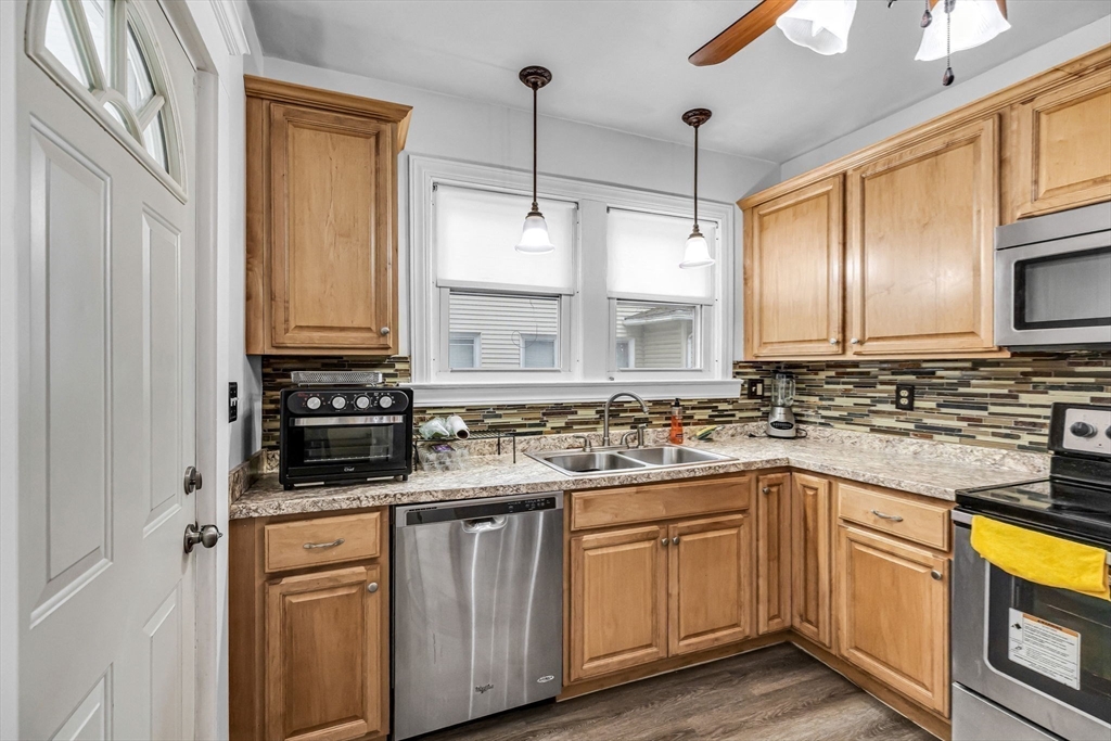 79 Marsden Street Springfield, MA 01109 - Photo 16 of 33