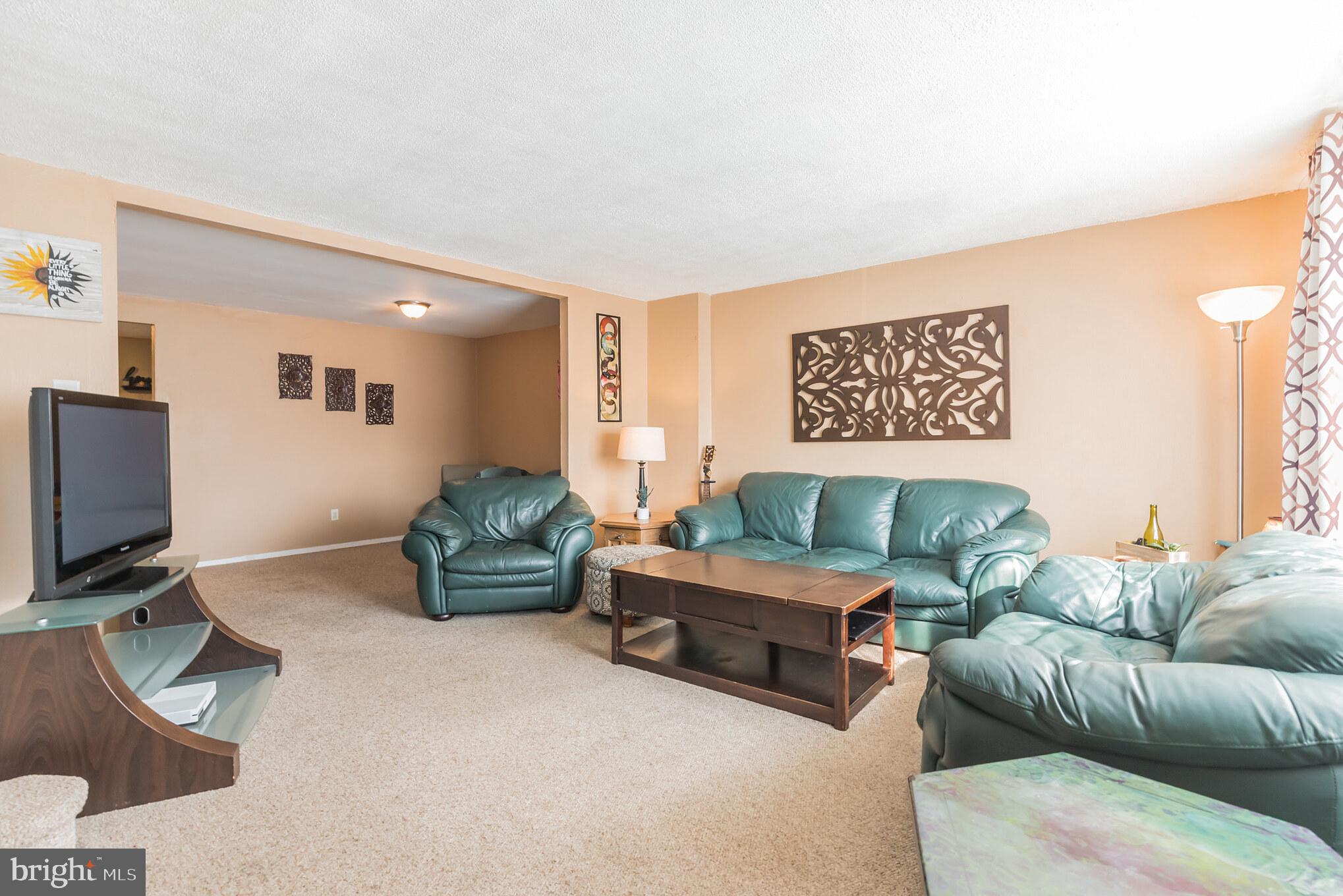 4126 Fairdale Road Philadelphia, PA 19154 - Photo 2 of 28 Gallery Image 2