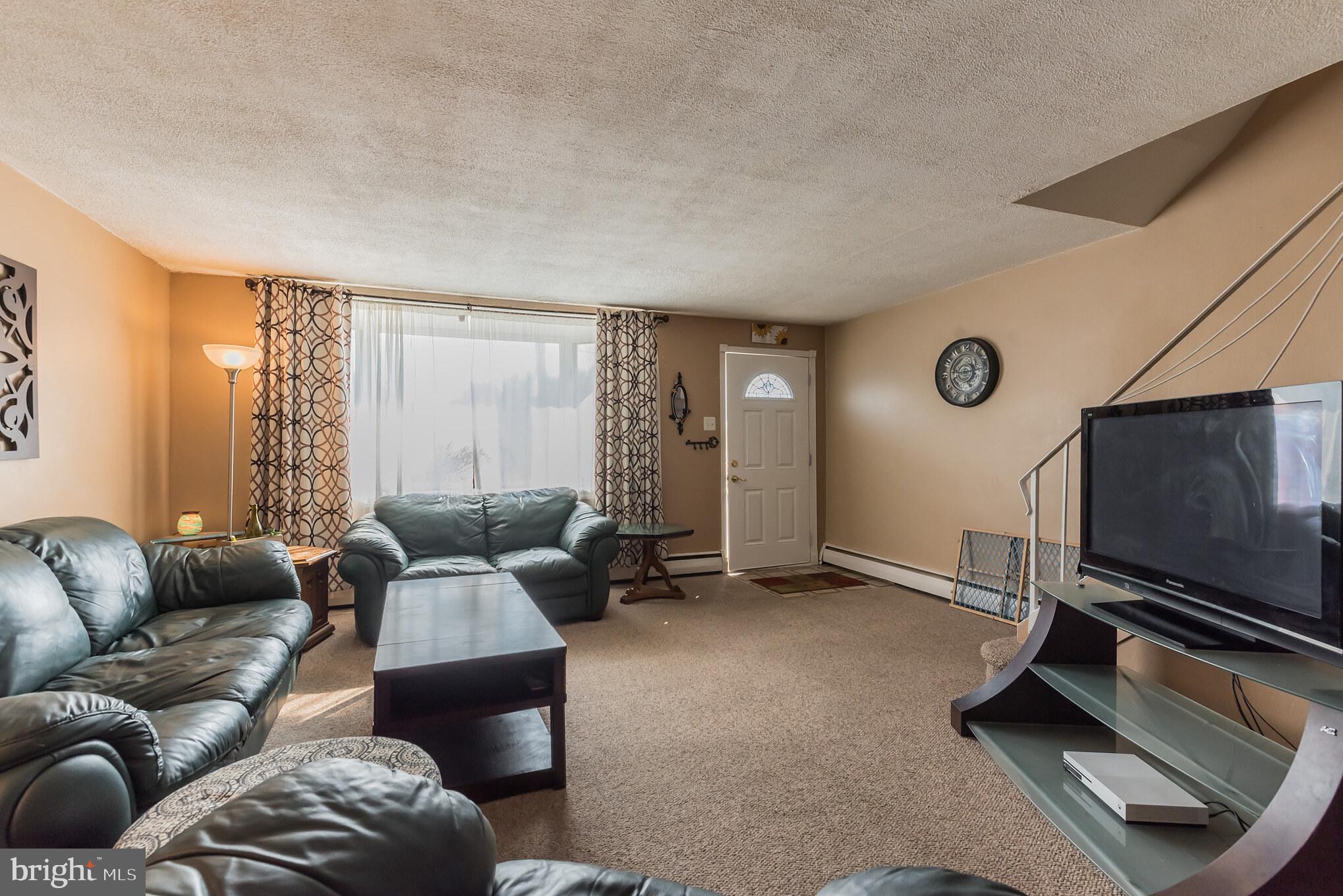 4126 Fairdale Road Philadelphia, PA 19154 - Photo 4 of 28 Gallery Image 4