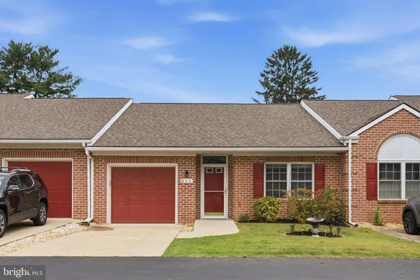 $269,999 | 353 Sunbrook Lane, Unit 111, Hagerstown, MD 21742