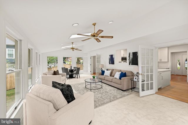 $800,000 | 10027 Whitefield Street, Fairfax, VA 22032