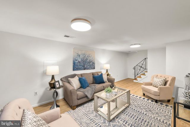 $800,000 | 10027 Whitefield Street, Fairfax, VA 22032