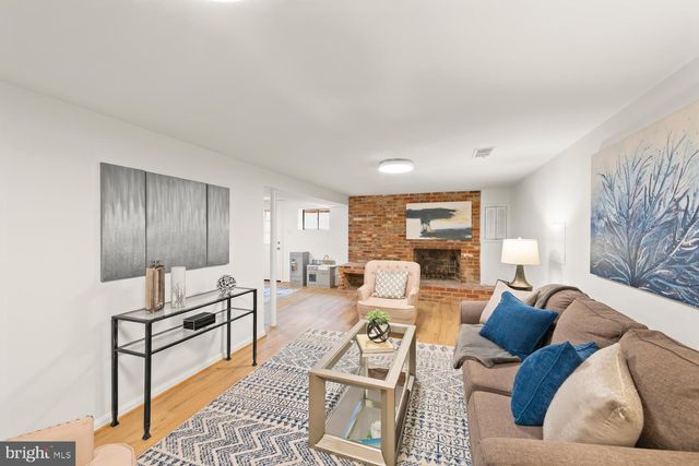 $800,000 | 10027 Whitefield Street, Fairfax, VA 22032