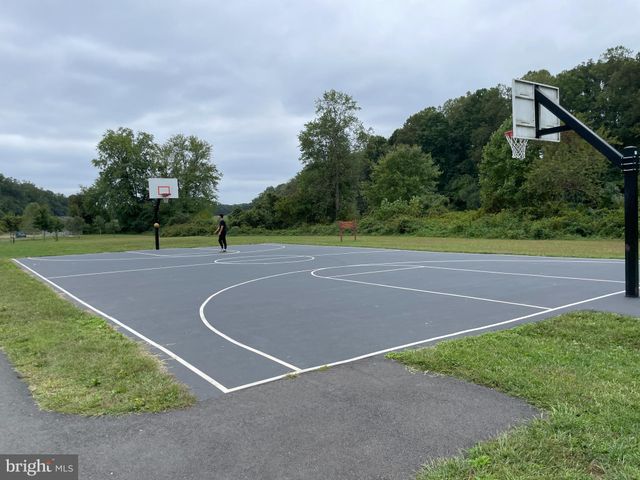 $800,000 | 10027 Whitefield Street, Fairfax, VA 22032