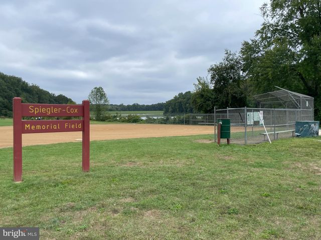 $800,000 | 10027 Whitefield Street, Fairfax, VA 22032