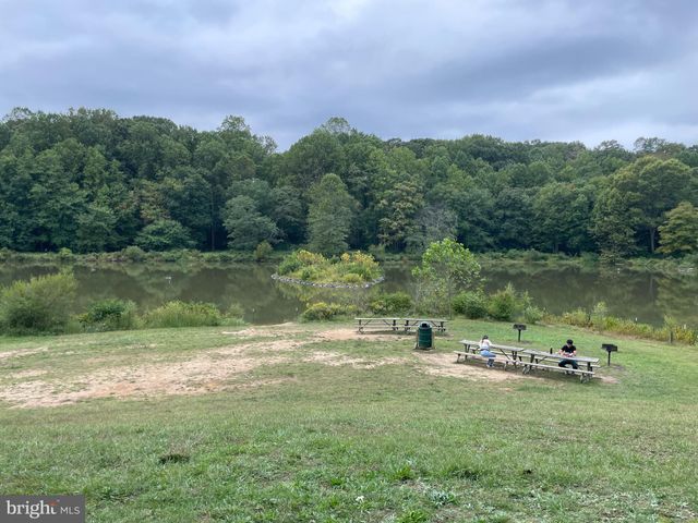 $800,000 | 10027 Whitefield Street, Fairfax, VA 22032