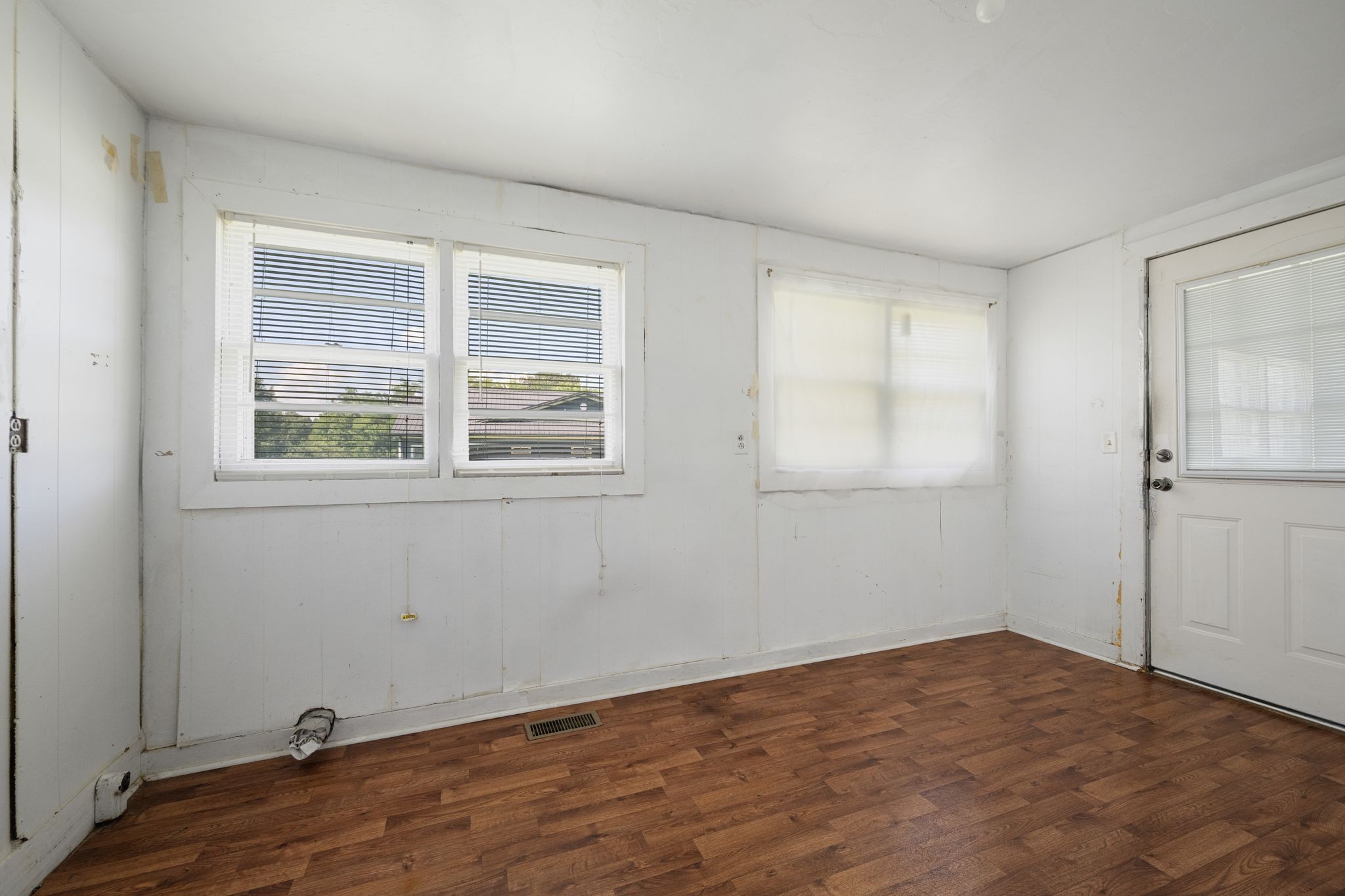 227 Pleasant View Road White Bluff, TN 37187 - Photo 8 of 19 an empty room with a window