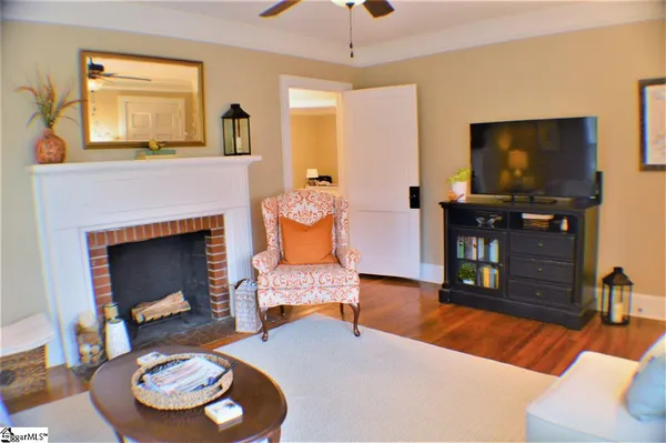$1,675 | 117 Hillcrest Circle, Greenville, SC 29609