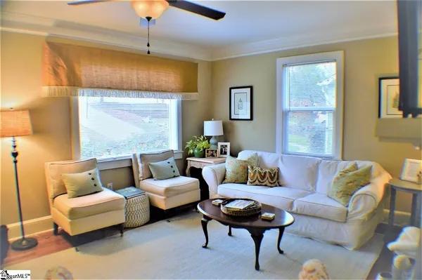 $1,675 | 117 Hillcrest Circle, Greenville, SC 29609