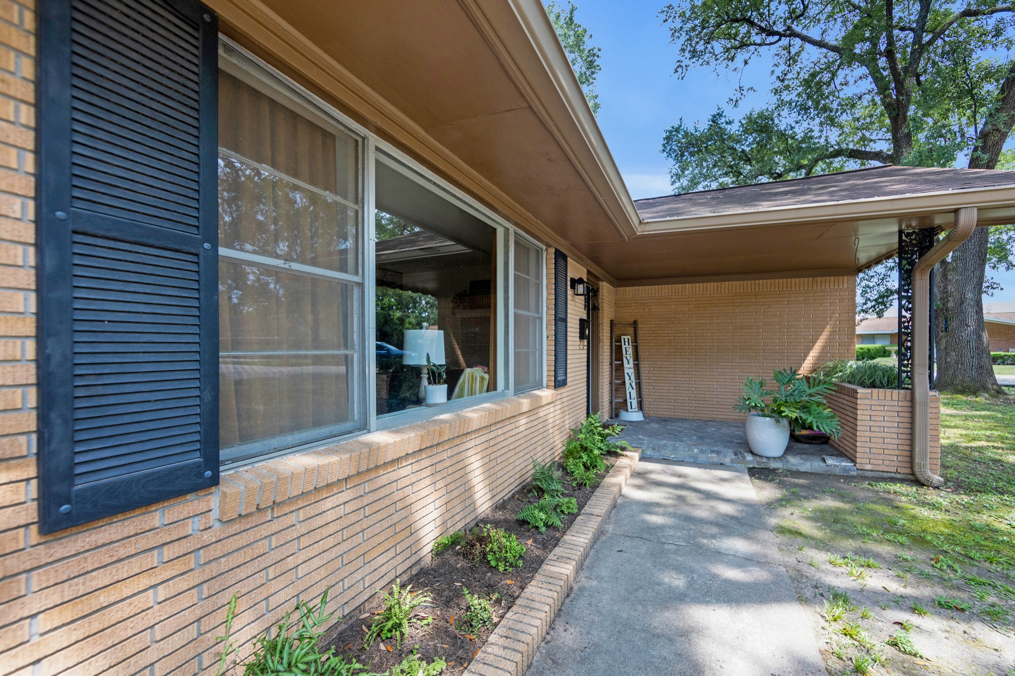 700 Barbara Street Tomball, TX 77375 - Photo 3 of 34