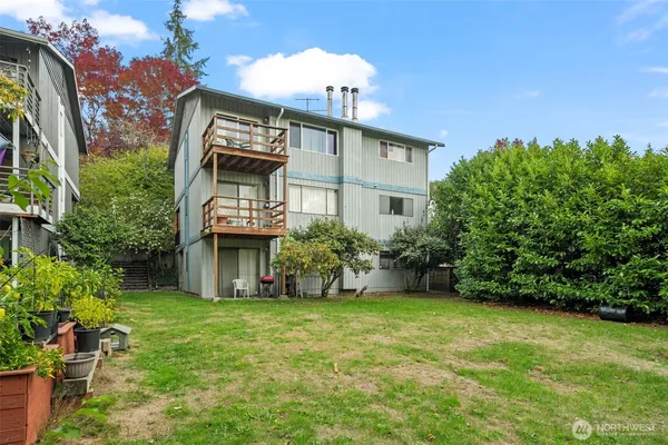 $1,025,000 | 13215 35th Avenue Northeast, Seattle, WA 98125