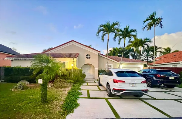 $698,000 | 11769 Southwest 92nd Lane, Miami, FL 33186