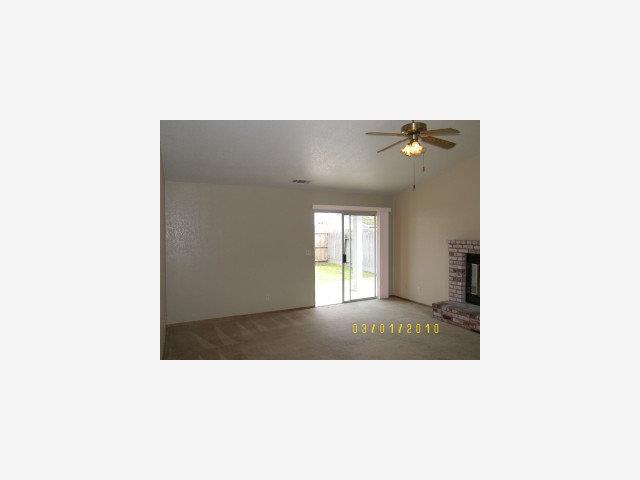 1104 Winchell Way Modesto, CA 95358 - Photo 3 of 9 Gallery Image 3