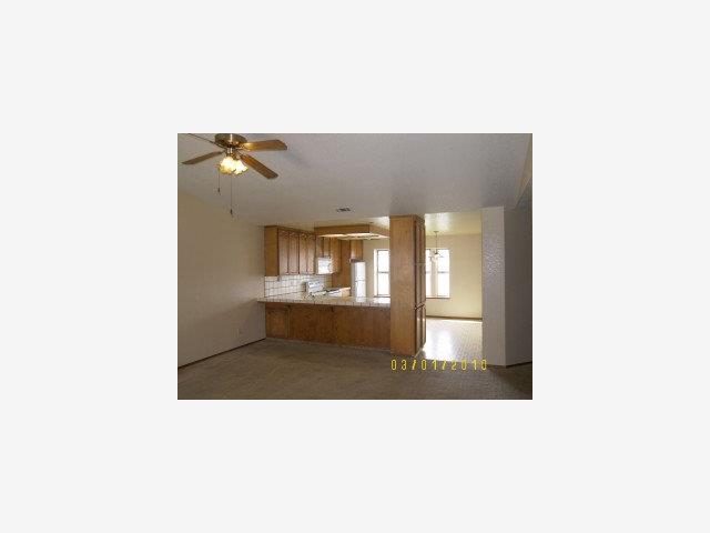 1104 Winchell Way Modesto, CA 95358 - Photo 4 of 9 Gallery Image 4