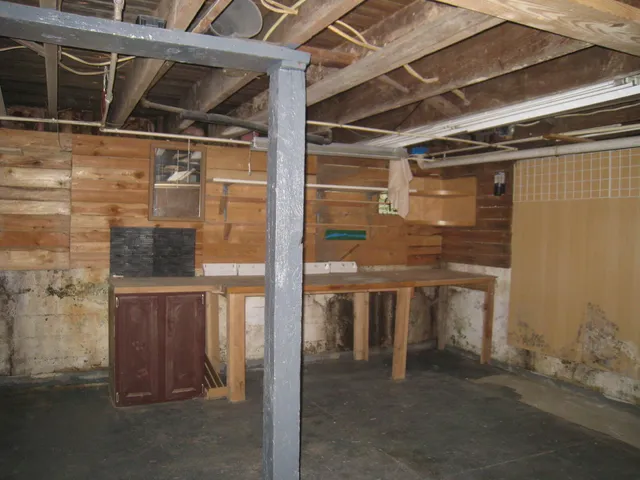 $169,900 | 91 Prospect Street Northwest, Sparta, MI 49345