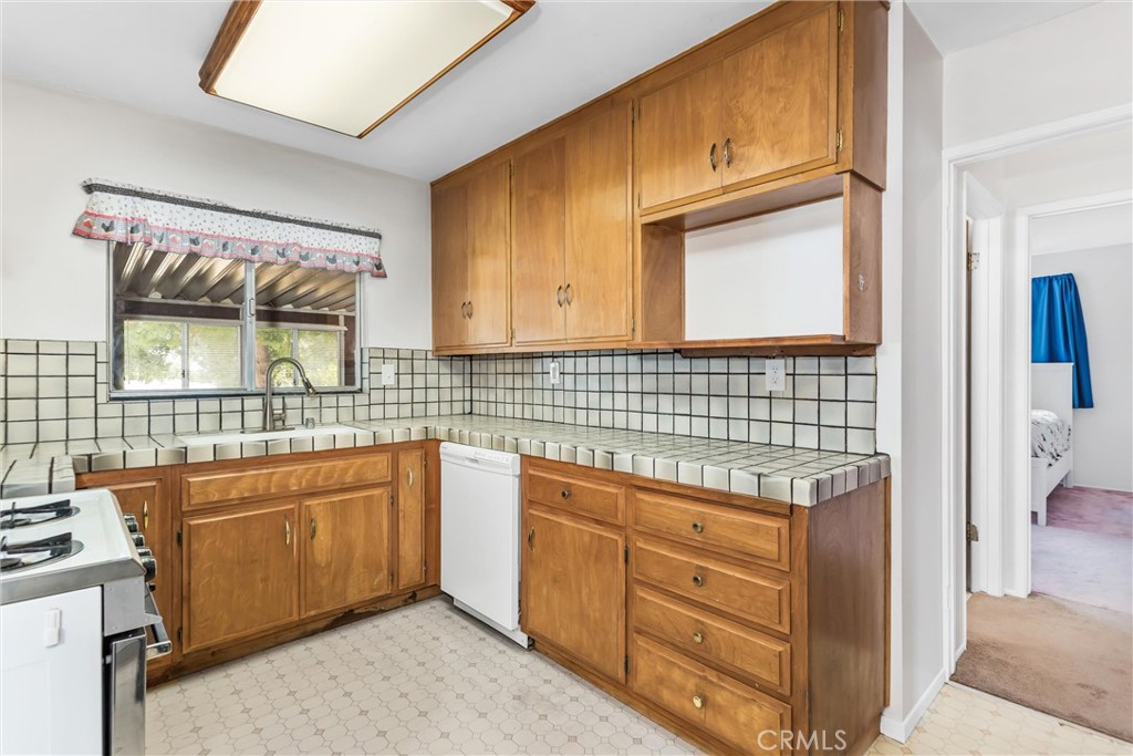11965 Peach Tree Road Yucaipa, CA 92399 - Photo 10 of 27