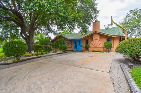 $369,900 | 3107 Myatt Lane, El Campo, TX 77437