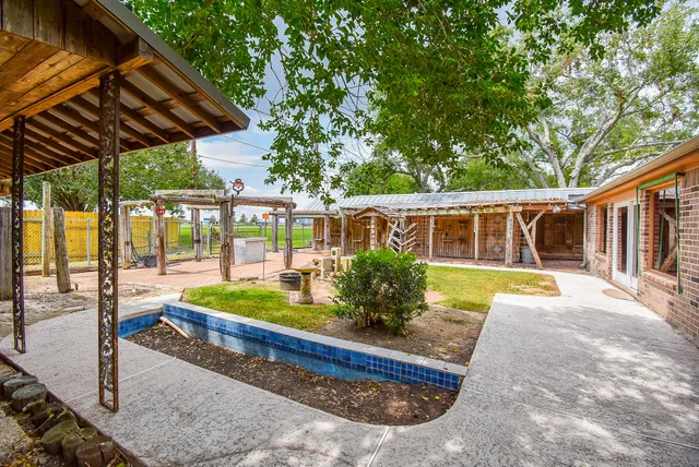 $374,900 | 3107 Myatt Lane, El Campo, TX 77437