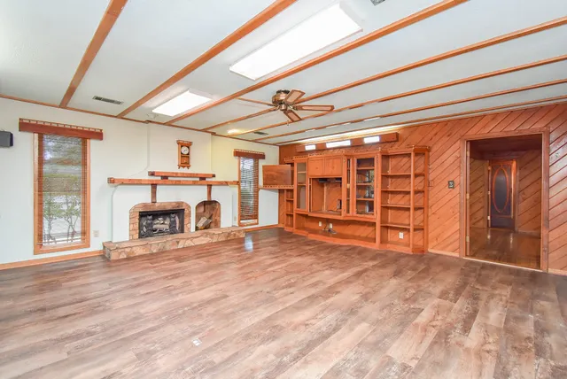 $374,900 | 3107 Myatt Lane, El Campo, TX 77437