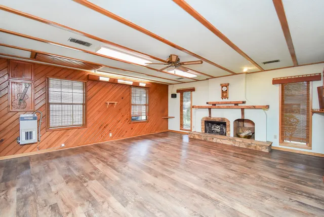 $374,900 | 3107 Myatt Lane, El Campo, TX 77437