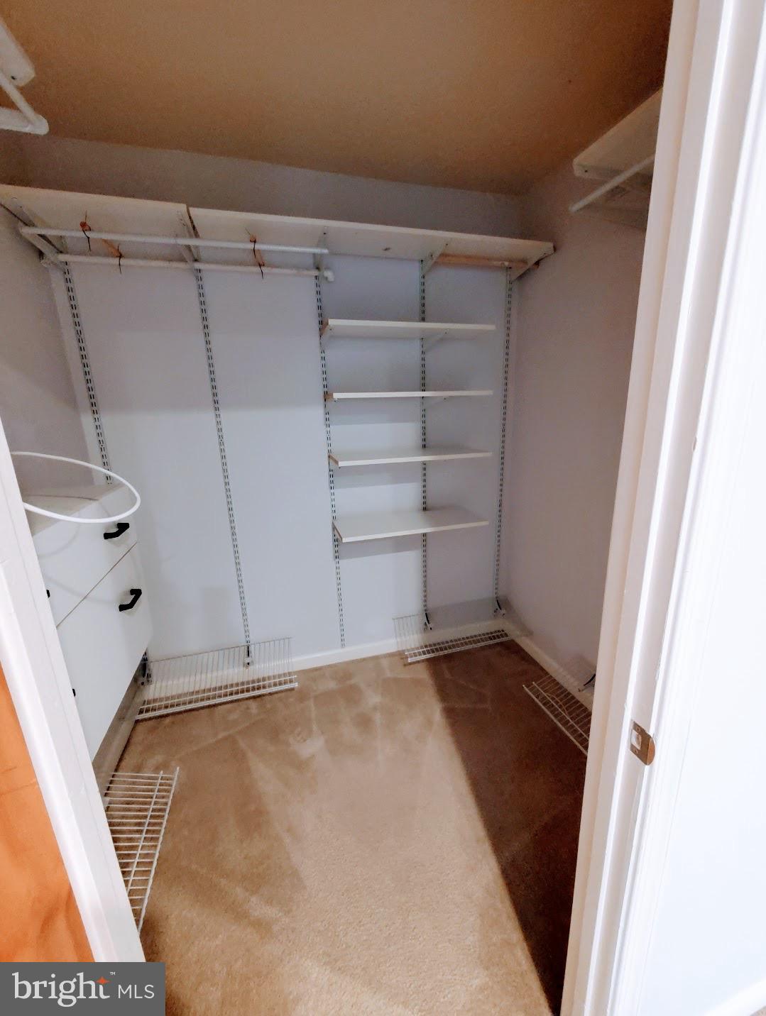 2366 Southgate Square Reston, VA 20191 - Photo 11 of 20