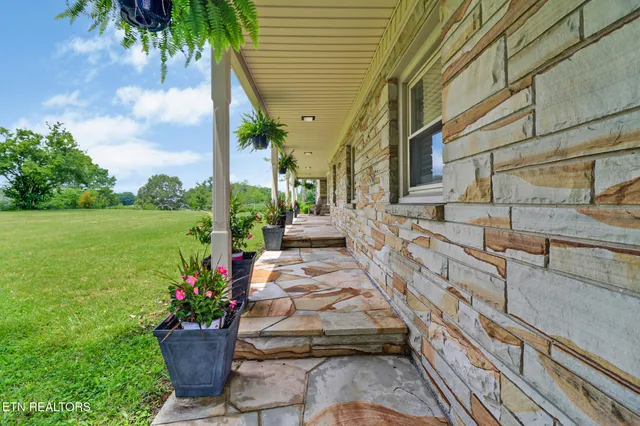 $500,000 | 964 Joe Tabor Road, Crossville, TN 38571