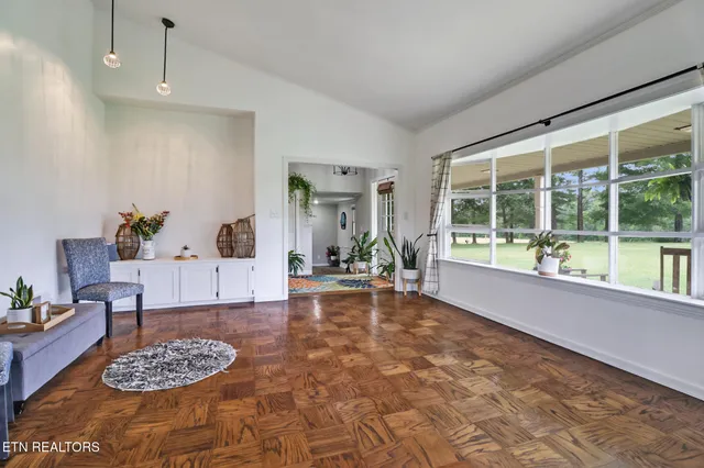 $500,000 | 964 Joe Tabor Road, Crossville, TN 38571