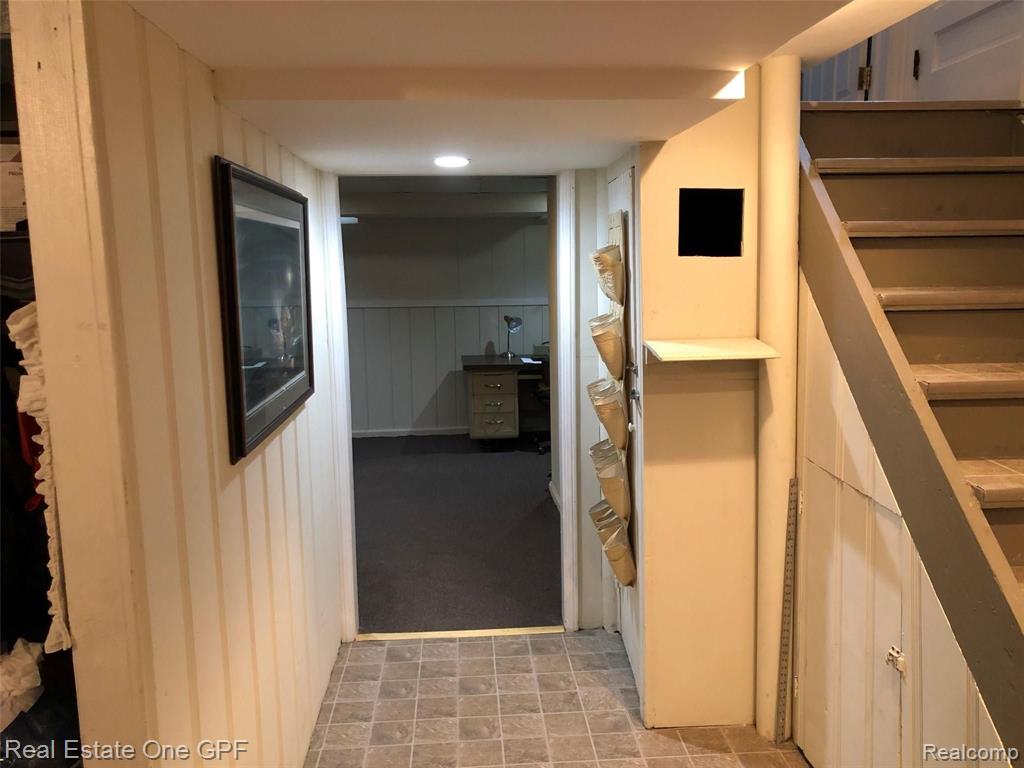 1876 Broadstone Road Grosse Pointe Woods, MI 48236 - Photo 39 of 53