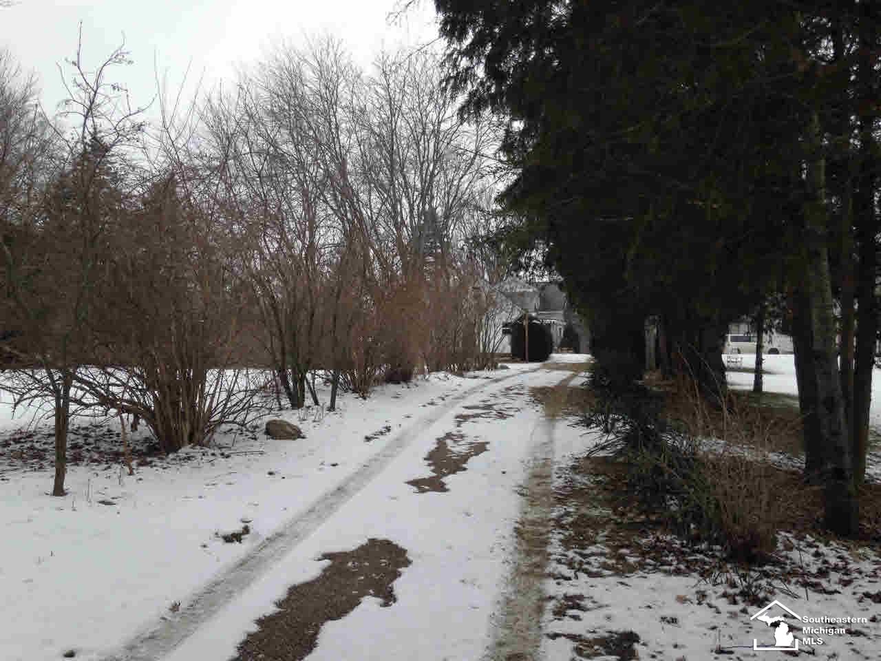10716 Exeter Road Carleton, MI 48117 - Photo 20 of 25 Private Lane