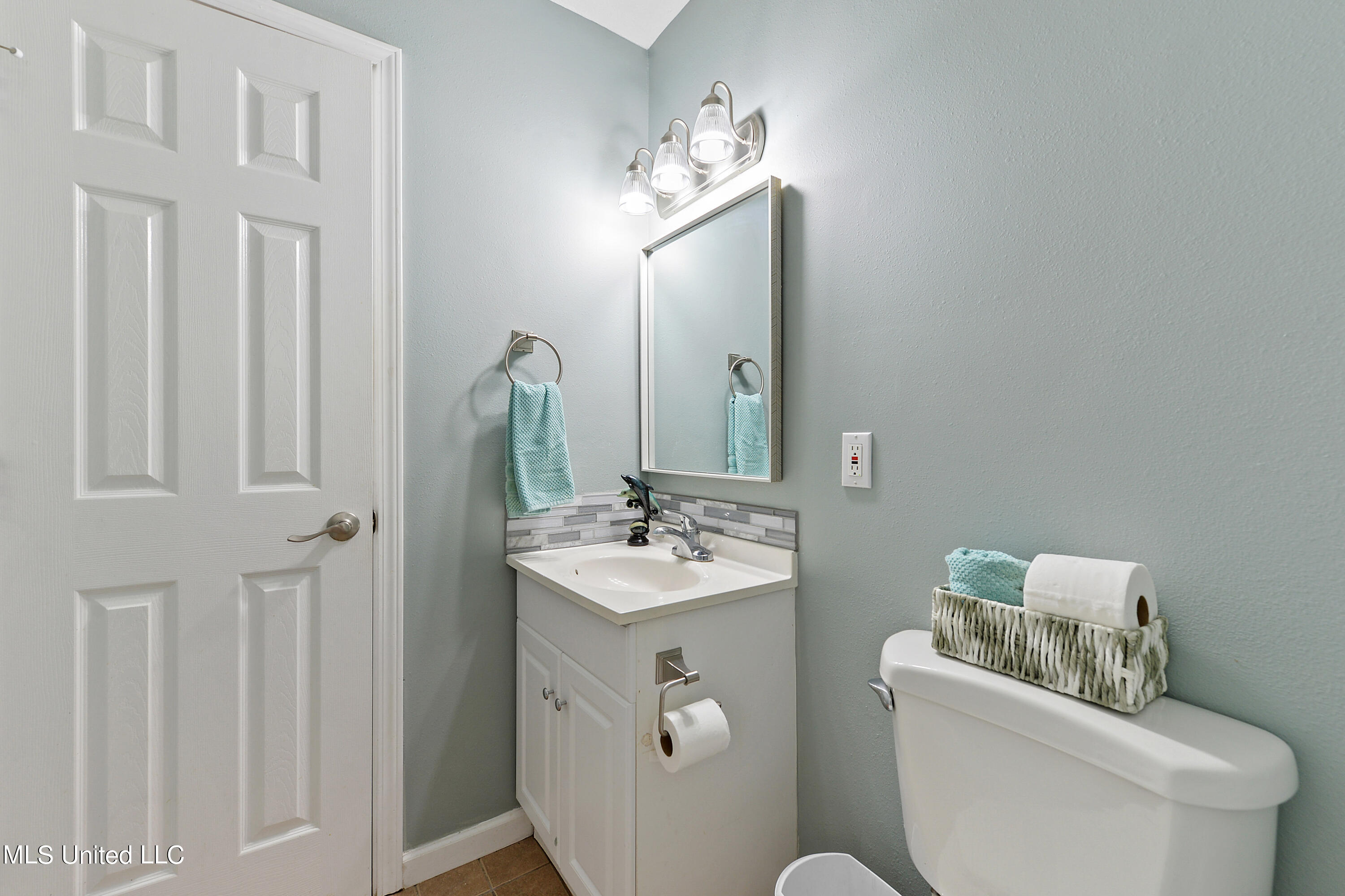 16116 Race Track Road Biloxi, MS 39532 - Photo 22 of 25 one half bath on Racetrac