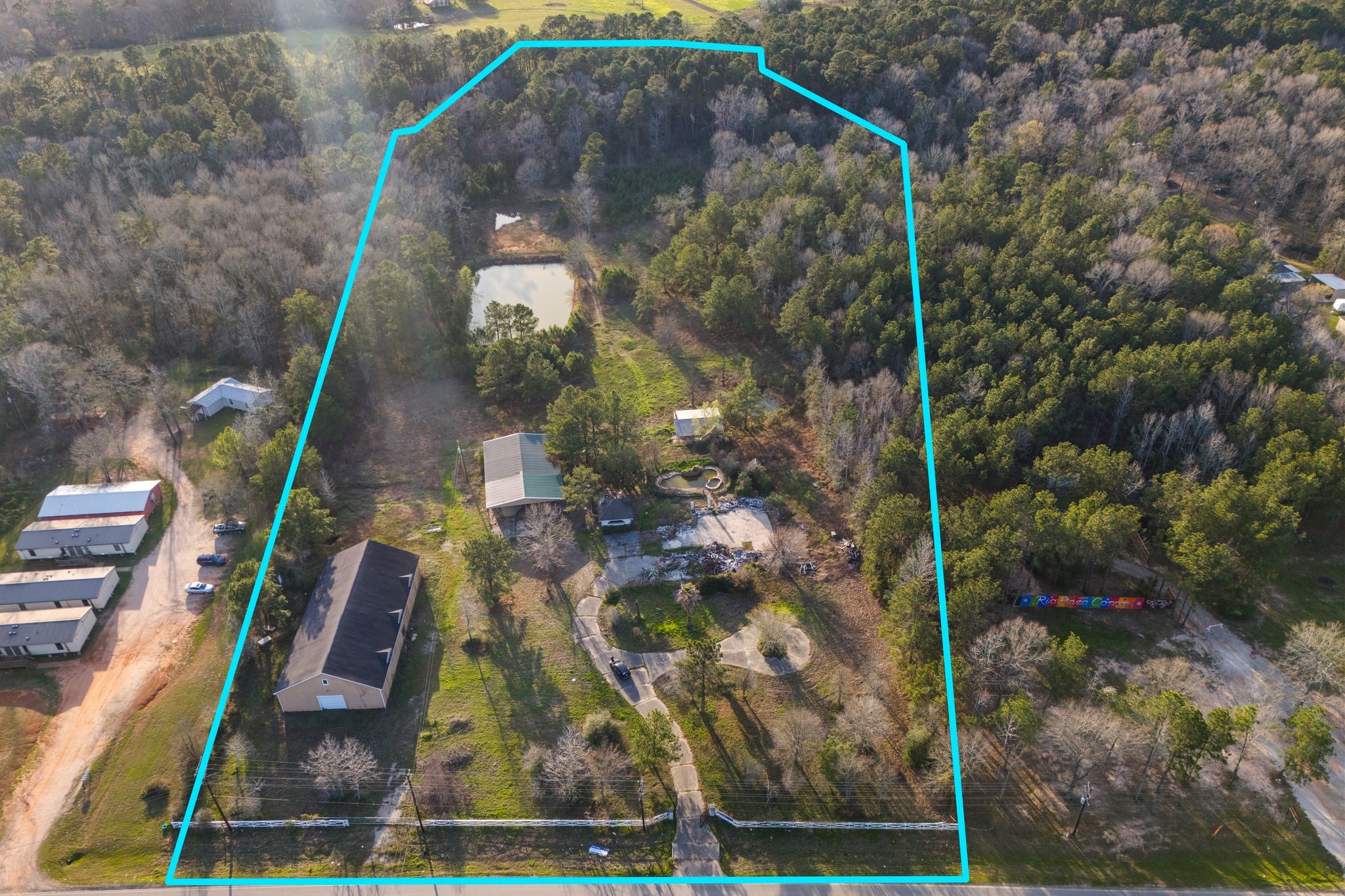 2394 Crockett Martin Road Conroe, TX 77306 - Photo 3 of 32