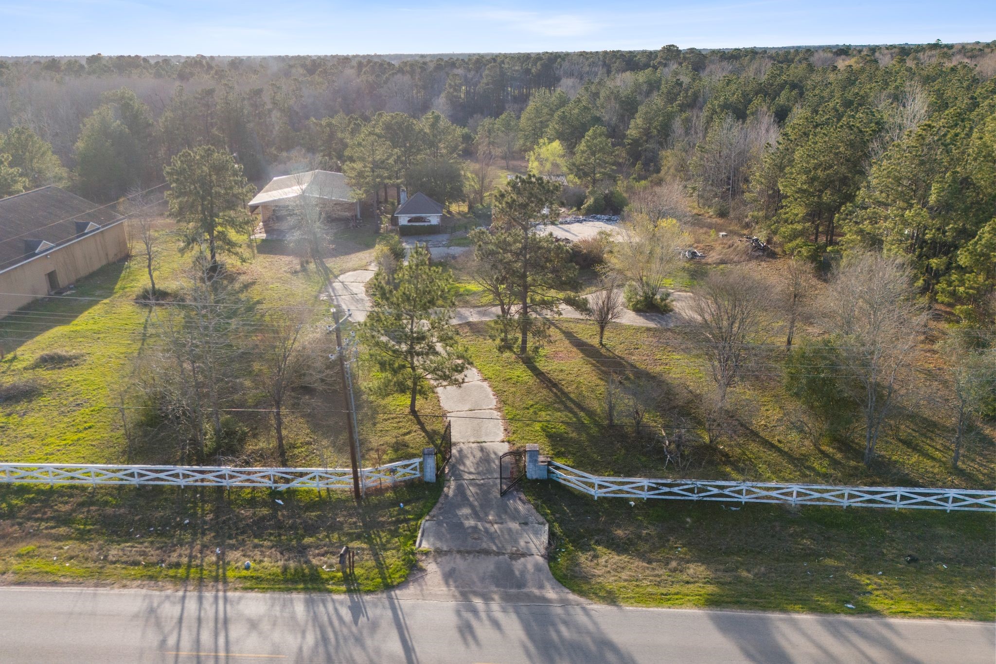 2394 Crockett Martin Road Conroe, TX 77306 - Photo 7 of 32