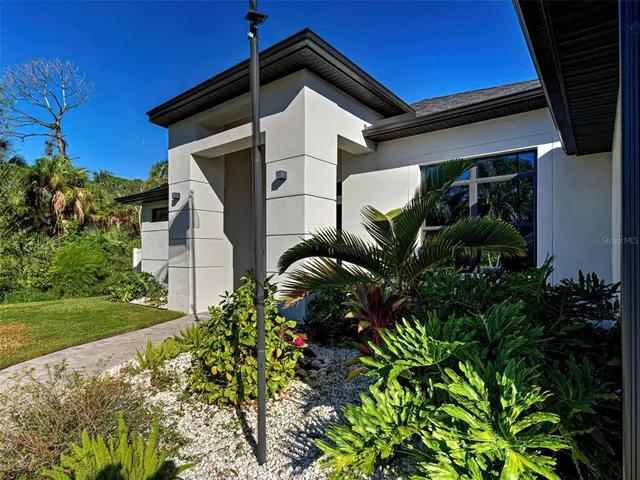 a view of an entryway