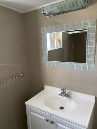 $2,950 | 802 Northeast 26th Avenue, Unit 802, Hallandale Beach, FL 33009